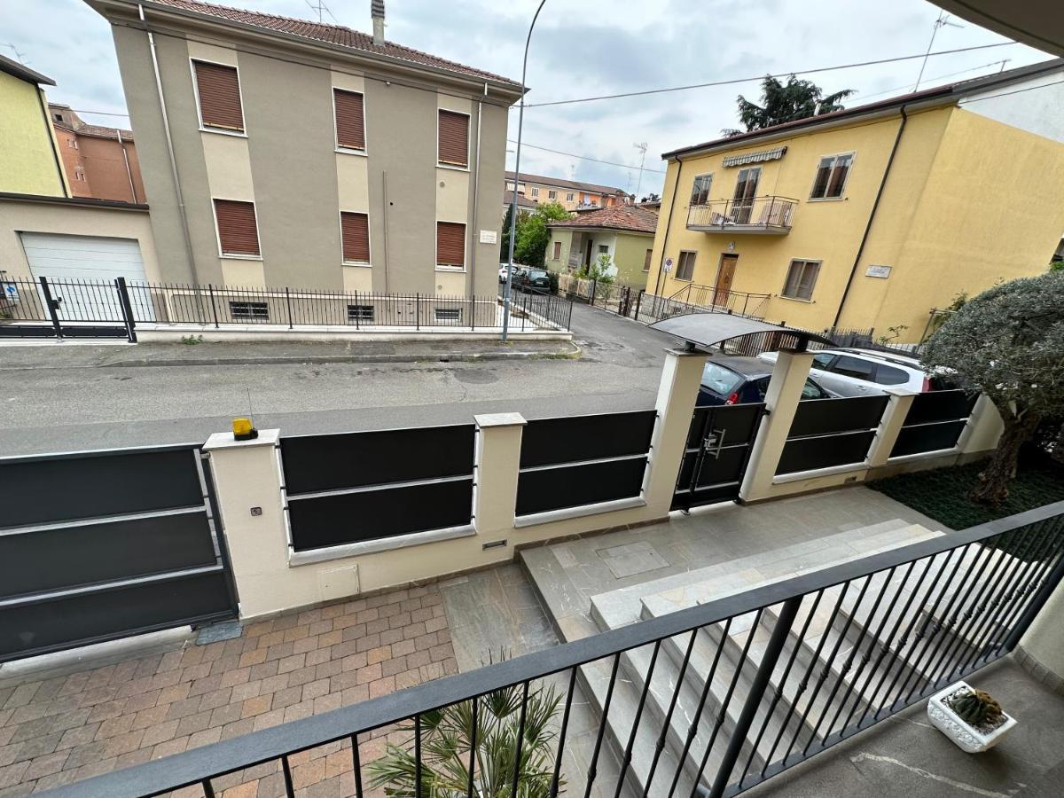 Casavale Elegante Residenza 108 Mq Max 7 Persone Lägenhet Piacenza Exteriör bild
